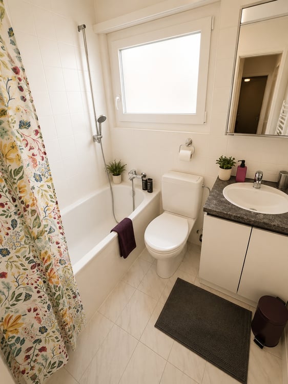 💎Charming Furnished 2.5-Room Apartment with Balcony and Beautiful Views in Adliswil 12
