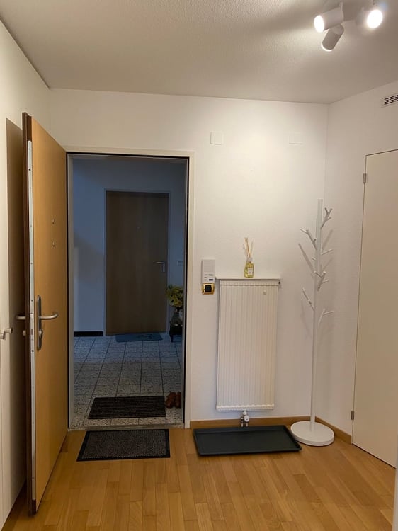 💎 Elegant Furnished 4.5-Room Home with a Beautiful Balcony in Seebach 24