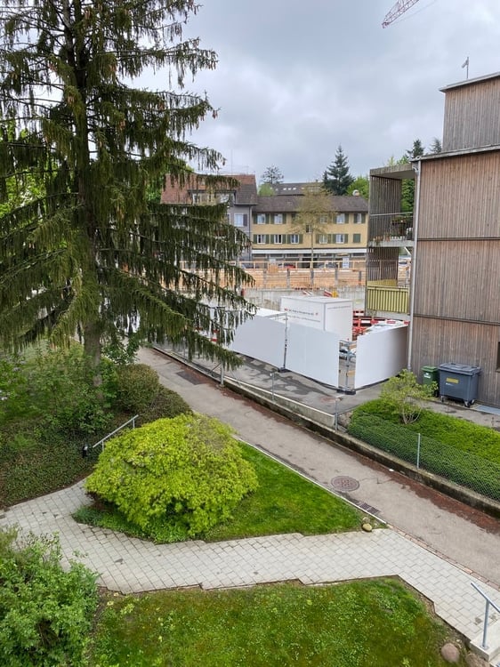 💎 Elegant Furnished 4.5-Room Home with a Beautiful Balcony in Seebach 33