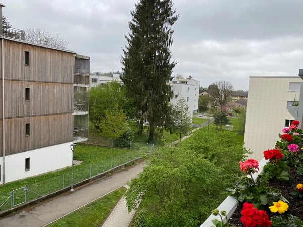 💎 Elegant Furnished 4.5-Room Home with a Beautiful Balcony in Seebach 31