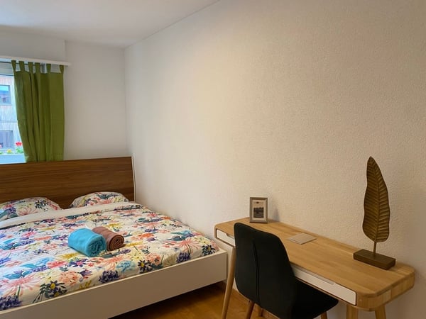 💎 Elegant Furnished 4.5-Room Home with a Beautiful Balcony in Seebach 16