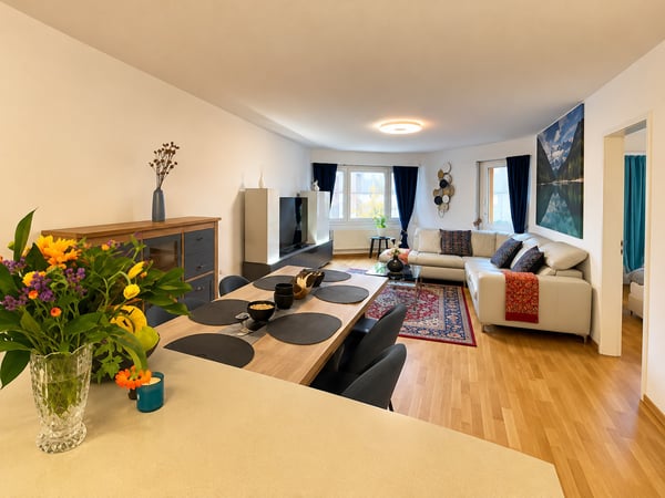 💎 Elegant Furnished 3.5-Room Home with a Beautiful Balcony in Seebach 5
