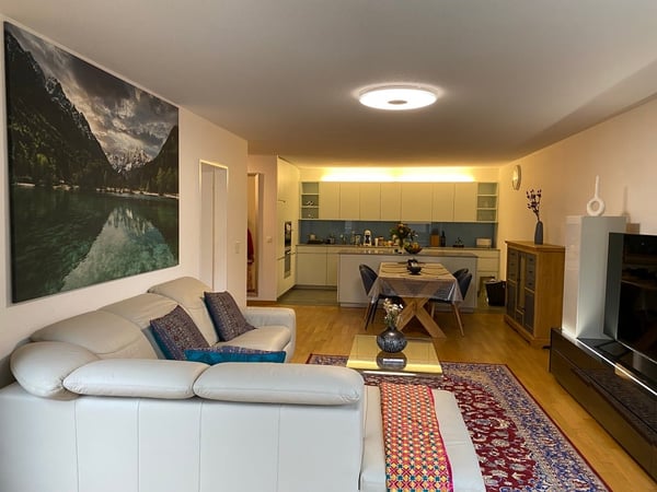 💎 Elegant Furnished 4.5-Room Home with a Beautiful Balcony in Seebach 7