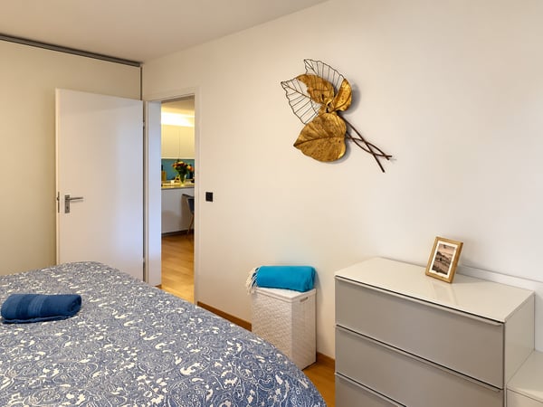 💎 Elegant Furnished 3.5-Room Home with a Beautiful Balcony in Seebach 19