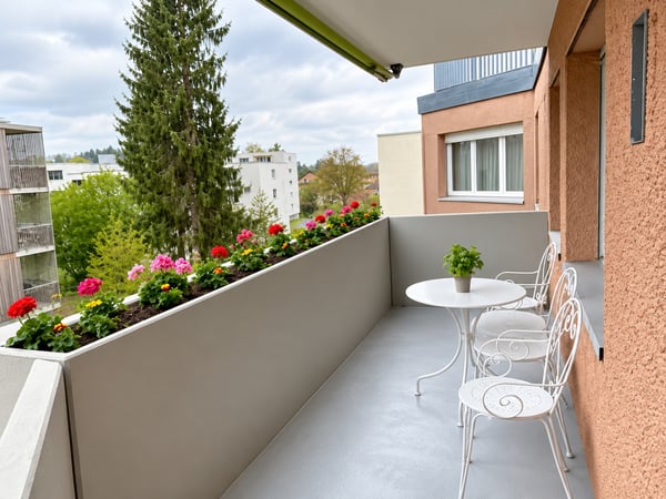 💎 Elegant Furnished 4.5-Room Home with a Beautiful Balcony in Seebach 25