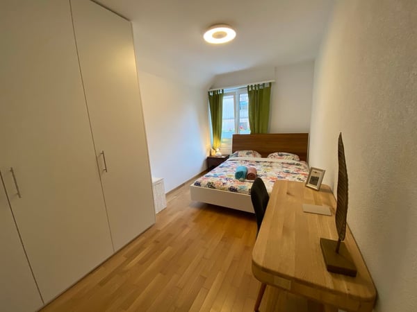 💎 Elegant Furnished 4.5-Room Home with a Beautiful Balcony in Seebach 13