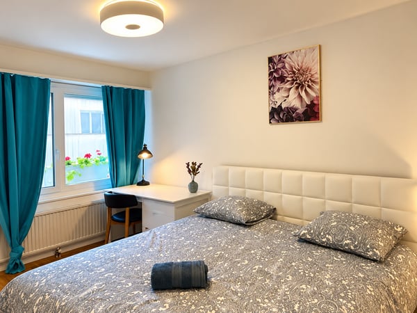 💎 Elegant Furnished 4.5-Room Home with a Beautiful Balcony in Seebach 16