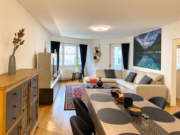 💎 Elegant Furnished 4.5-Room Home with a Beautiful Balcony in Seebach 5