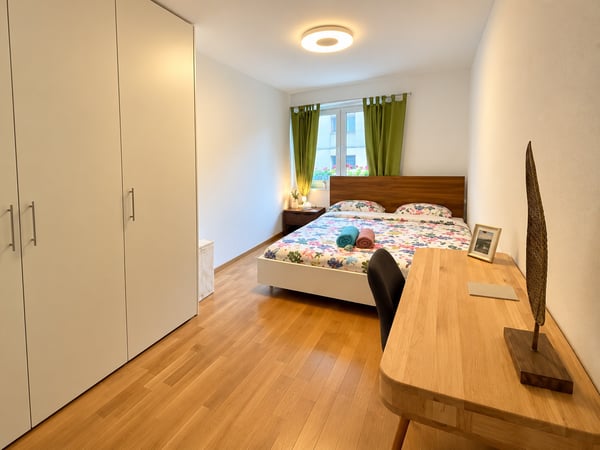 💎 Elegant Furnished 4.5-Room Home with a Beautiful Balcony in Seebach 14
