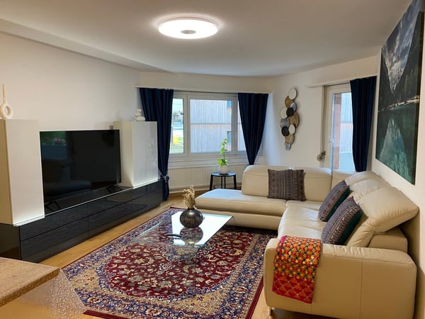 💎 Elegant Furnished 4.5-Room Home with a Beautiful Balcony in Seebach 6