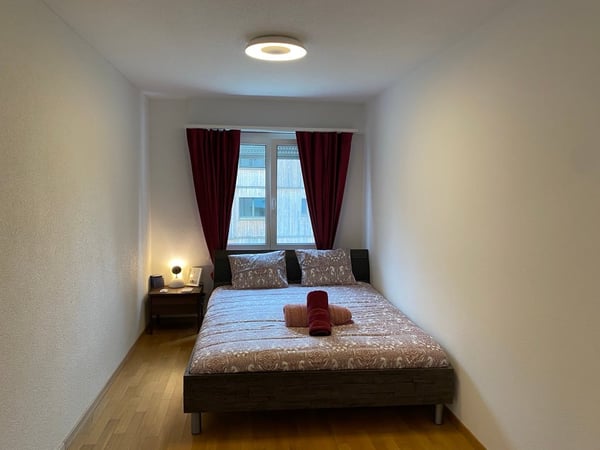 💎 Elegant Furnished 4.5-Room Home with a Beautiful Balcony in Seebach 18