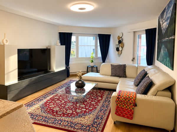 💎 Elegant Furnished 4.5-Room Home with a Beautiful Balcony in Seebach 7