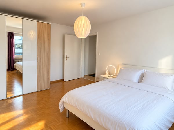 🏡 Furnished 3.5-Room Apartment with Private Balcony in Dübendorf – 8600 5
