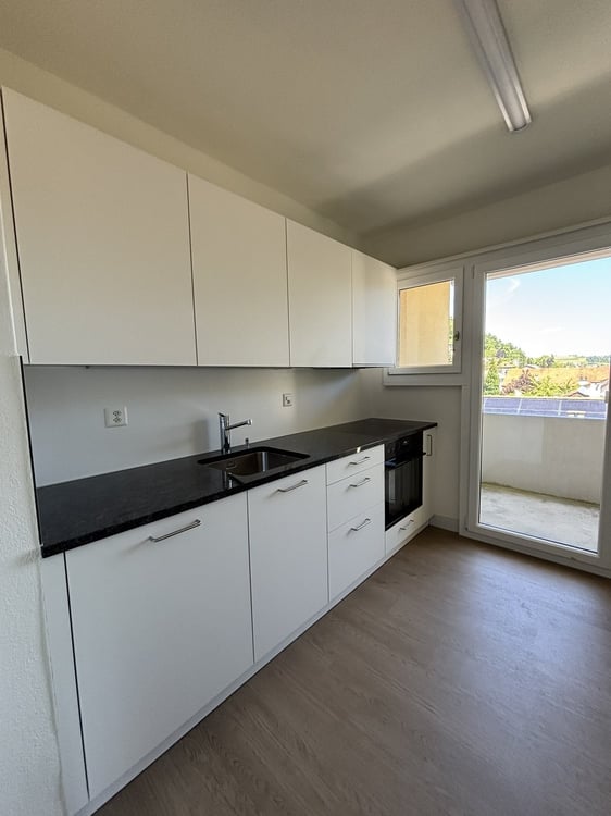 An zentraler Lage in Oberdorf vermieten eine 4-Zimmerwohnung im 2. OG 2