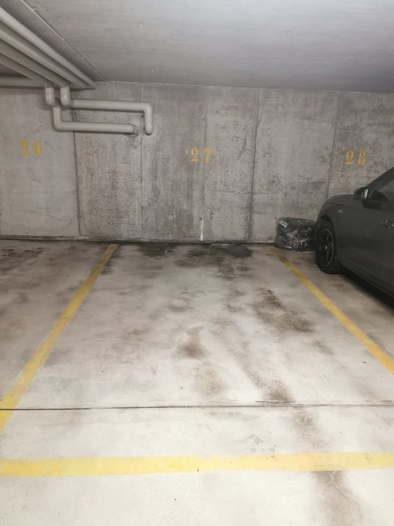 Einstellhallenplatz zu vermieten 2