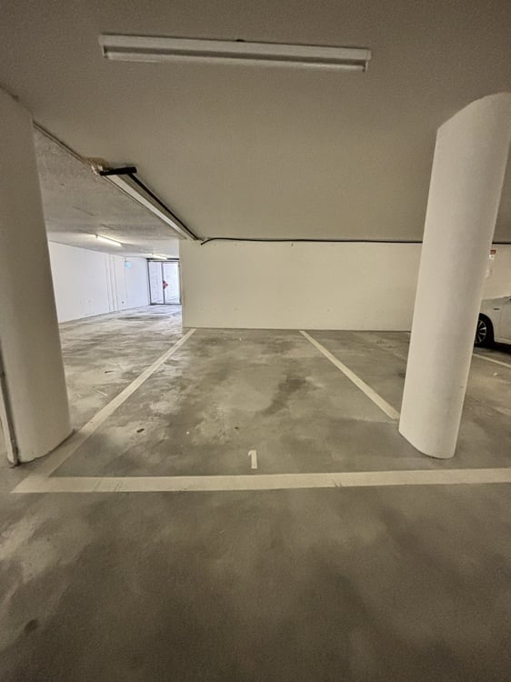 Autoeinstellhallenplatz in Lausen zu vermieten 3