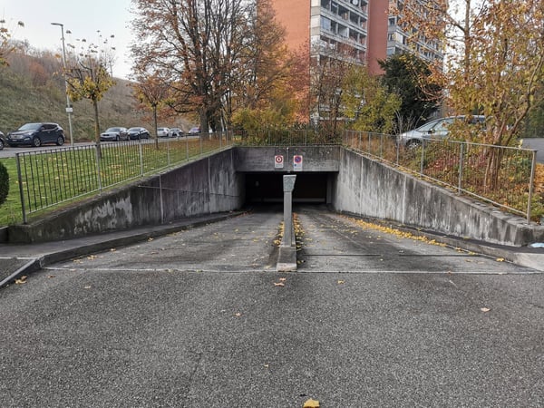Einstellhallenplatz zu vermieten 3