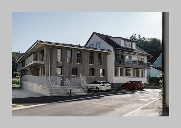 Grosszügige neue Aussenparkplätze zu vermieten 1