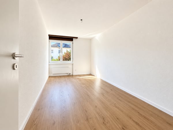 Helle 4.5-Zimmer-Wohnung mit Balkon in ruhiger Lage – Oberweningen 8