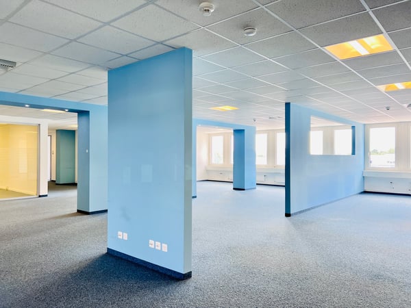 ausgebaut und sofort verfügbar - Expansion möglich 15