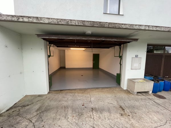 ruhige, 116m² 3.5 Zr. Wohnung inkl. Doppelgarage und Abstellplatz 16