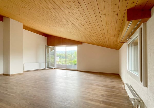 ruhige, 116m² 3.5 Zr. Wohnung inkl. Doppelgarage und Abstellplatz 3