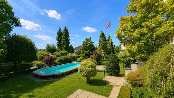 Freistehendes Einfamilienhaus mit Swimmingpool 3