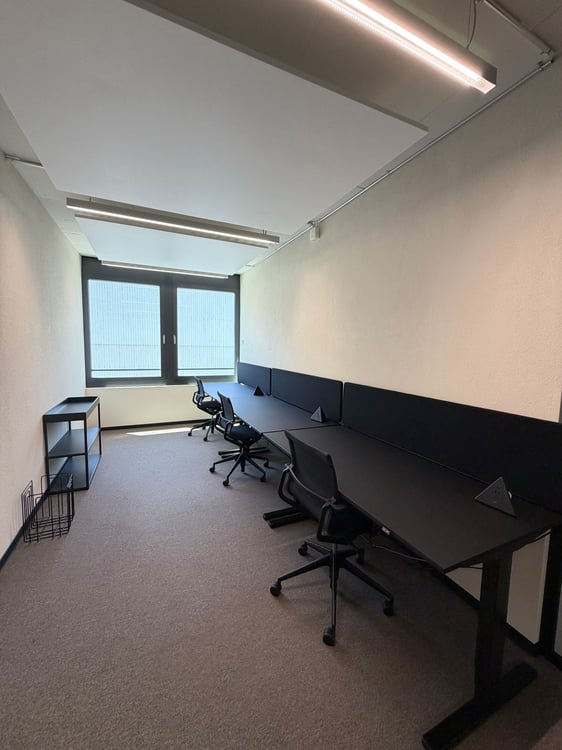 Vollmöbliertes Büro für 3 Arbeitsplätze (All-inclusive Services) 2