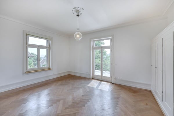 Einfamilienhaus am Zürichberg mit spektakulärer Aussicht über die Dächer von Zürich