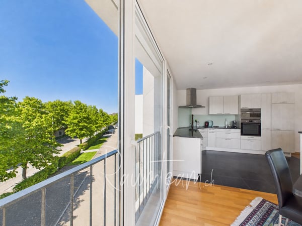 Leben direkt am See: Gepflegte Wohnung mit Lift und Cheminée 7