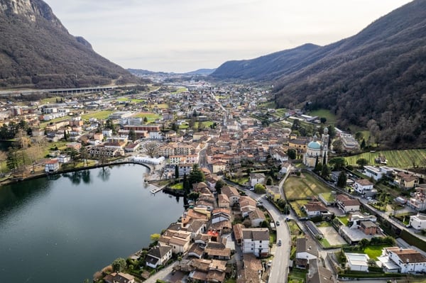 Grundstück mit bestehender Villa und Landreserve (R2) in Riva San Vitale / Fondo con villa esistente e riserva edificabi / Plot with existing villa and land reserve (R2) in Riva San Vitalele (R2) 3