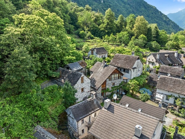 Authentisches Tessiner Rustico mit Sitzplatz im Maggiatal 2