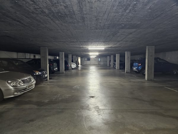 Tiefgaragen-Parkplätze zu vermieten Ruffinistrasse 6, 8 oder 9 1