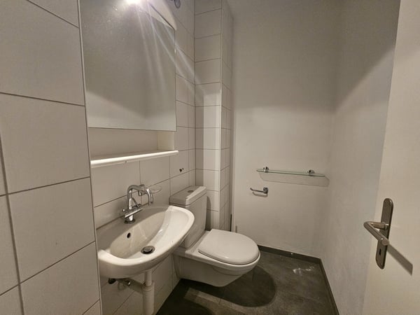 Büro  60 m² inkl. Lager und Archivschränke 6