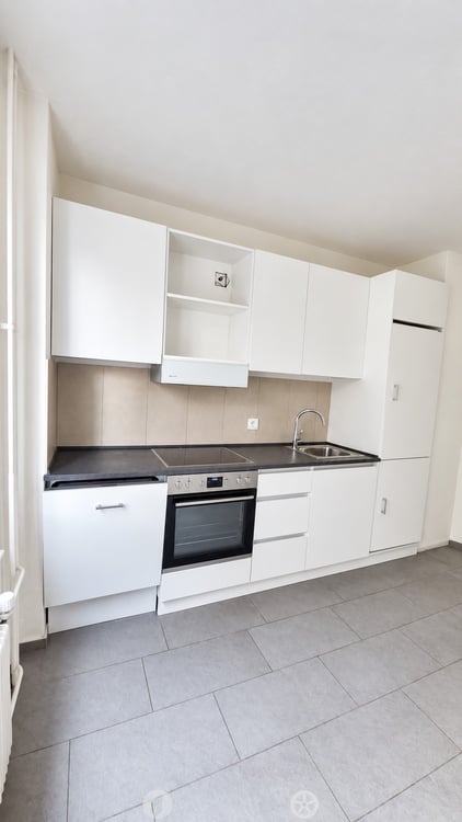 Helle Wohnung mit schöner Küche und charmantem Parkett 1