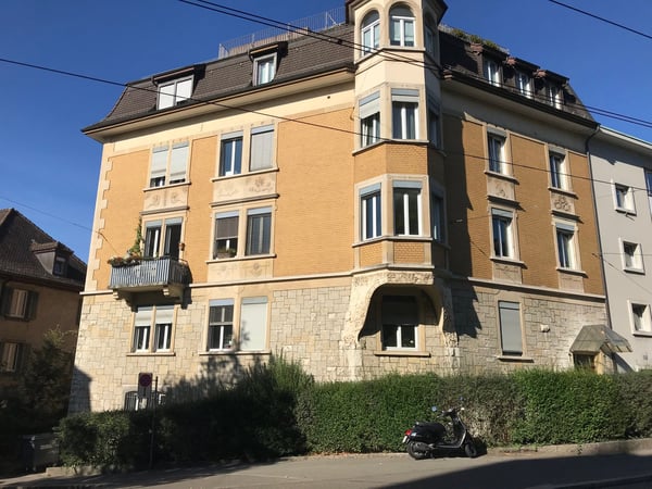 Helles Zimmer mit eigener Dusche/WC, gemeinsame Nutzung von Küche und Essraum 10