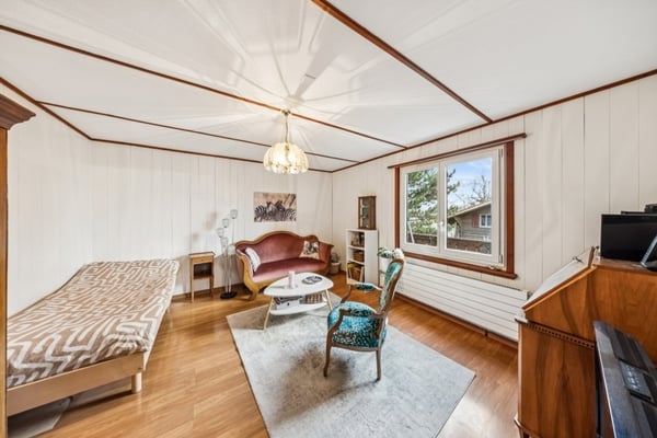 Charmantes freistehendes Chalet mit viel Umschwung 4