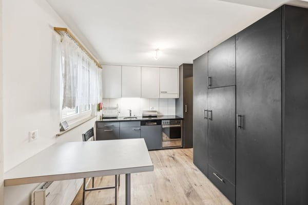 Charmantes freistehendes Chalet mit viel Umschwung 3