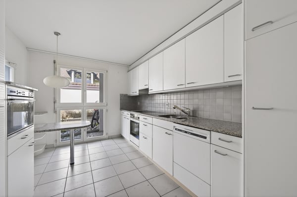 Wohnkomfort auf zwei Ebenen - Maisonette in Arth 3