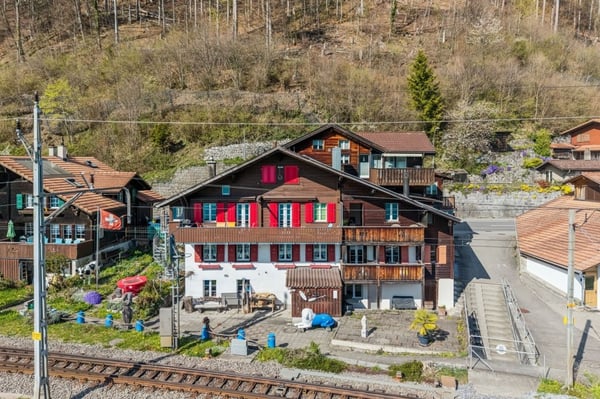 Ihr Rückzugsort am See: Charmante Wohnung in Brienz 8