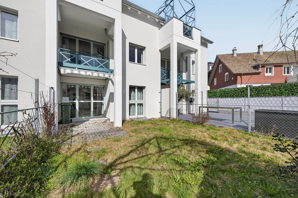 Wohnkomfort auf zwei Ebenen - Maisonette in Arth 2