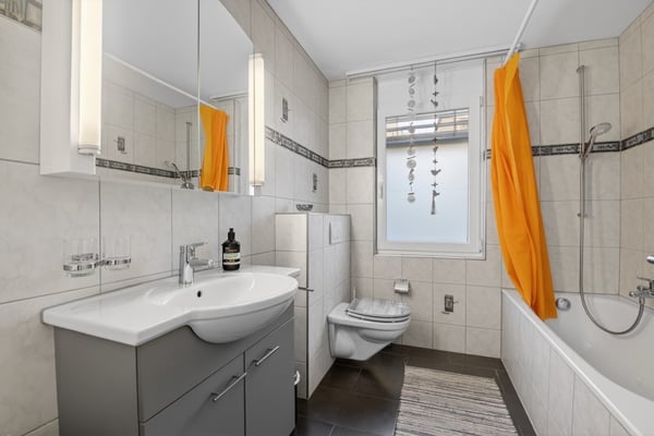 4.5-Zimmer-Gartenwohnung mit sonnigem Sitzplatz 5
