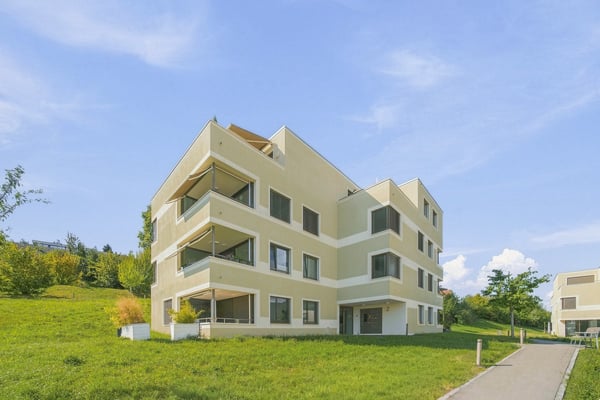 Port - 2.5 pièces récent avec terrasse, balcon et vue dégagée 6