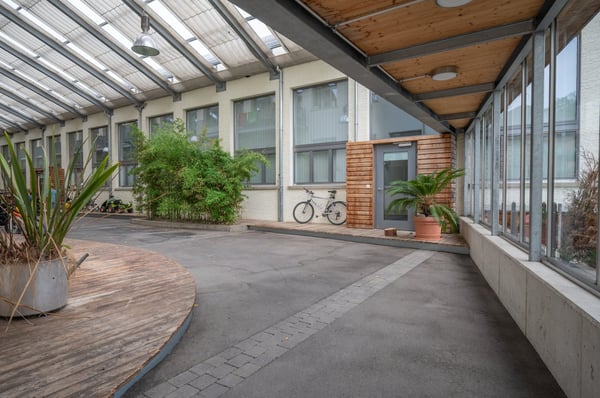 Exklusiver Loft-Traum im Walzmühle-Areal: 3.1 m Raumhöhe, Luxus-Küche & 130 m² Privatgarten 18