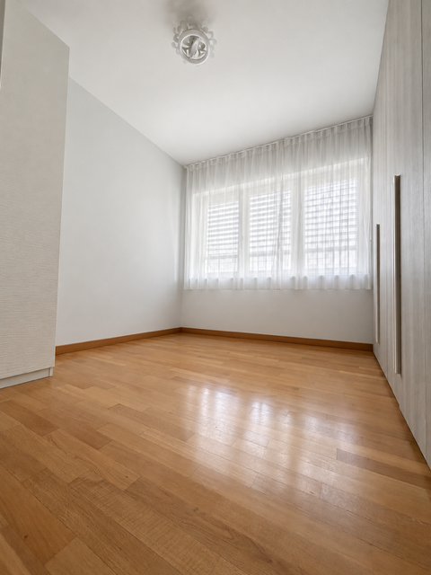 Elegante appartamento di 4.5 locali nella residenza Prestige a Lugano 17