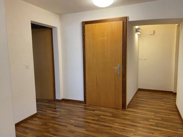 Gemütliche 2 ½ Zi-Whg Mitten im Dorfkern 7