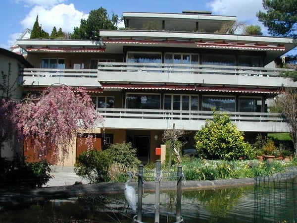 Charmante 4.5-Zimmerwohnung mit grossem Balkon an idyllischer Lage