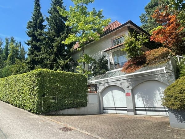 Wunderschönes Einfamilienhaus mit Pool in Pfeffingen 2