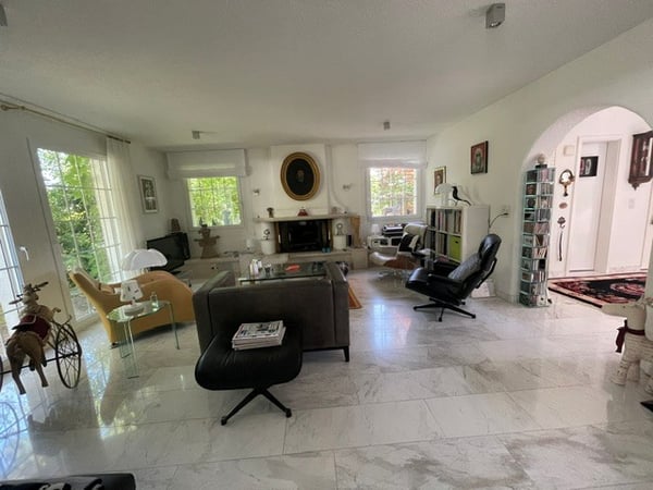 Wunderschönes Einfamilienhaus mit Pool in Pfeffingen 5