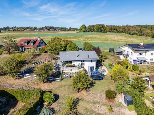 A 10 min de Lausanne - Villa individuelle avec vue sur le lac et logement indépendant